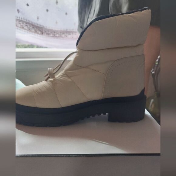 NWT Guess Women’s Leeda 2 Cold Weather Winter Snow Boots Ivory Size 9 - Picture 3 of 16
